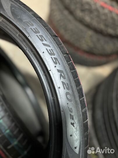 Pirelli P Zero PZ4 235/35 R20 92Y