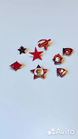 Значки СССР: пионерский, октябренок, комсомольский