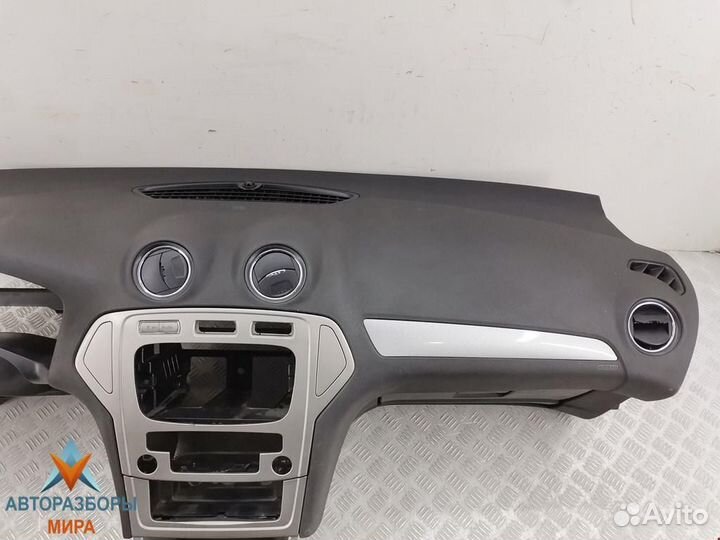 Панель передняя салона (торпедо) Ford Mondeo 4