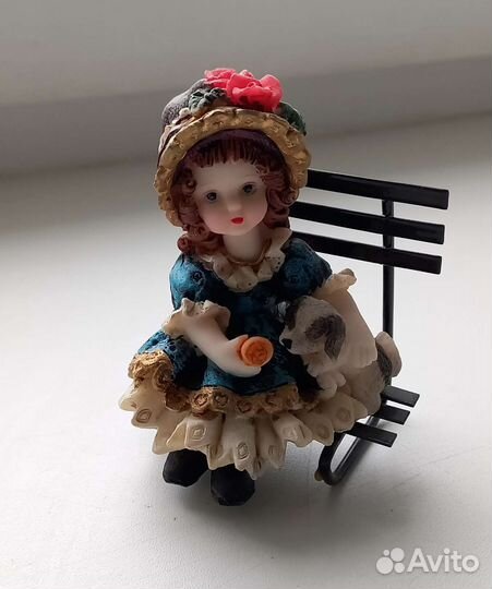 Фигурки сувенирные