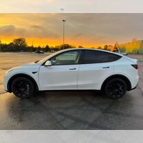 Tesla Model Y AT, 2021, 43 600 км, с пробегом, цена 3 750 000 руб.