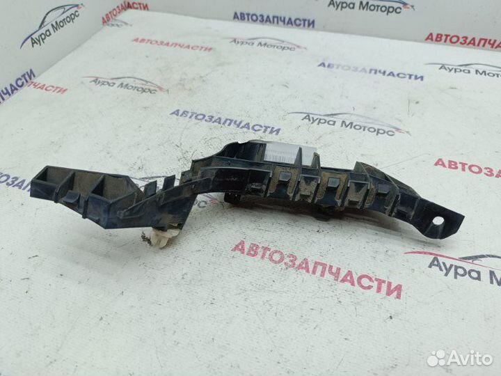 Кронштейн крепления бампера передний правый Honda