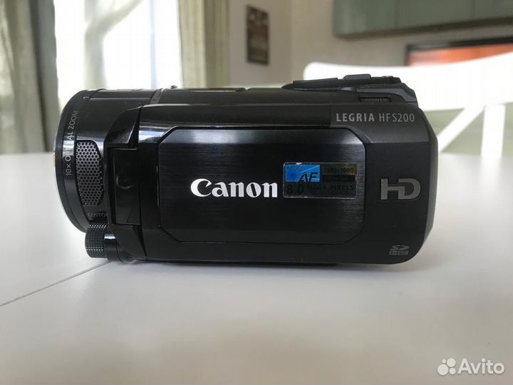 Видеокамера Сanon legria HF S200