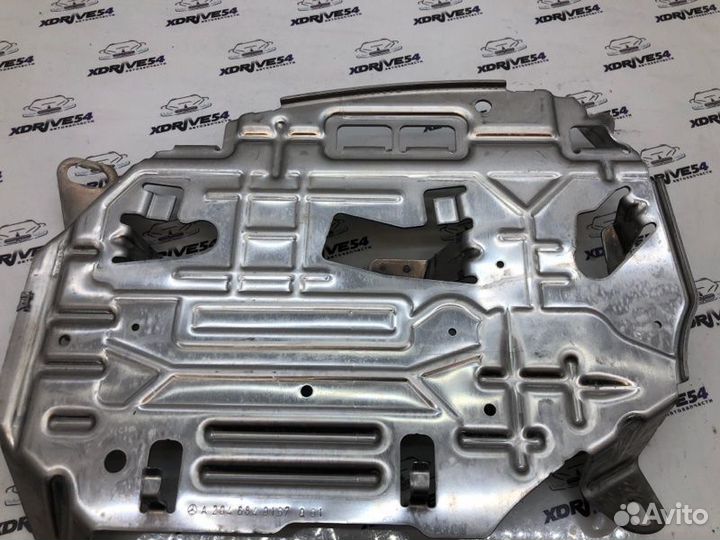 Кронштейн Mercedes-Benz C-Class W204 рестайл M271