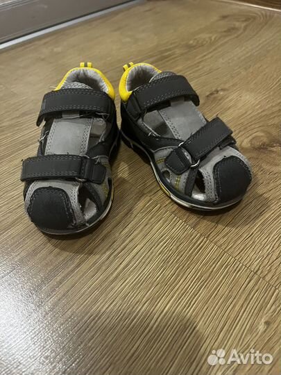 Сандалии для мальчика 22 размер