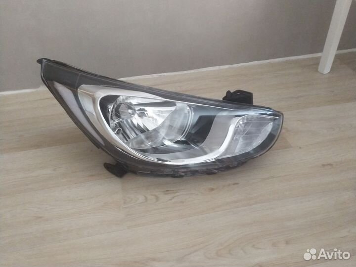 Hyundai solaris фара правая
