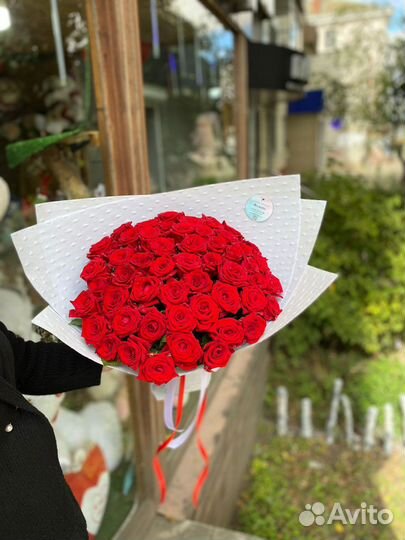 Розы красные