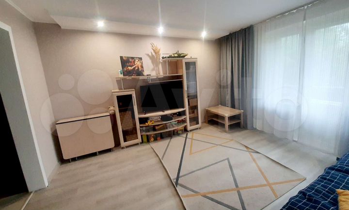 2-к. квартира, 54 м², 3/5 эт.