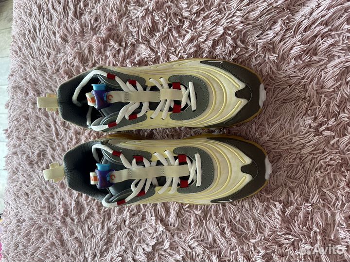 Кроссовки Nike