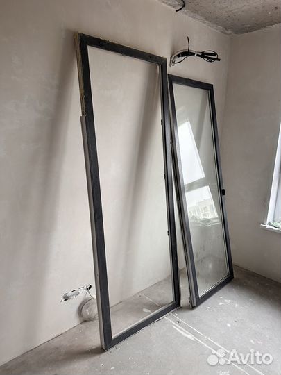 Окно (пакет) и Пластиковая дверь с новостройки