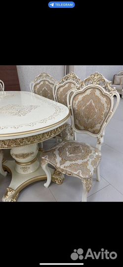 Столы и стулья