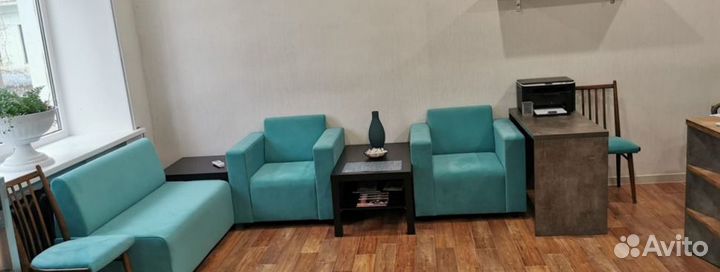 Диван в кафе