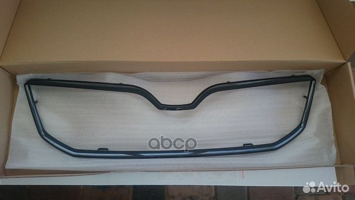 Окантовка решётки радиатора Black magic 5E0 853