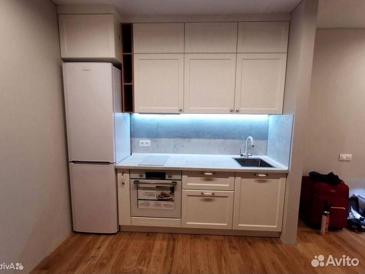 Кухонный гарнитур в стиле хай тек