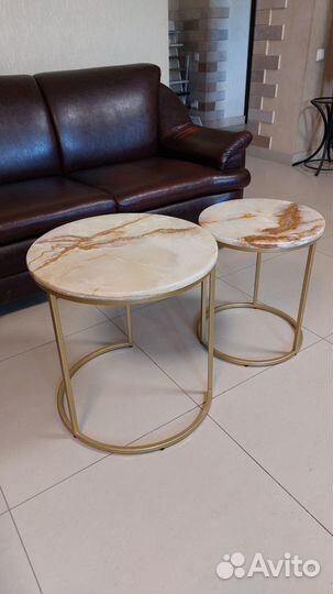 Стол с каменной столешницей. Декор на стену. Оникс