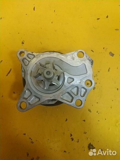 Помпа водяной насос Тойота Витц Ярис 1.0 1 KR ksp9