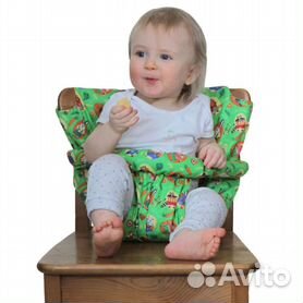 Высокая подушка бустер на стул для кормления ребенка за общим столом синяя