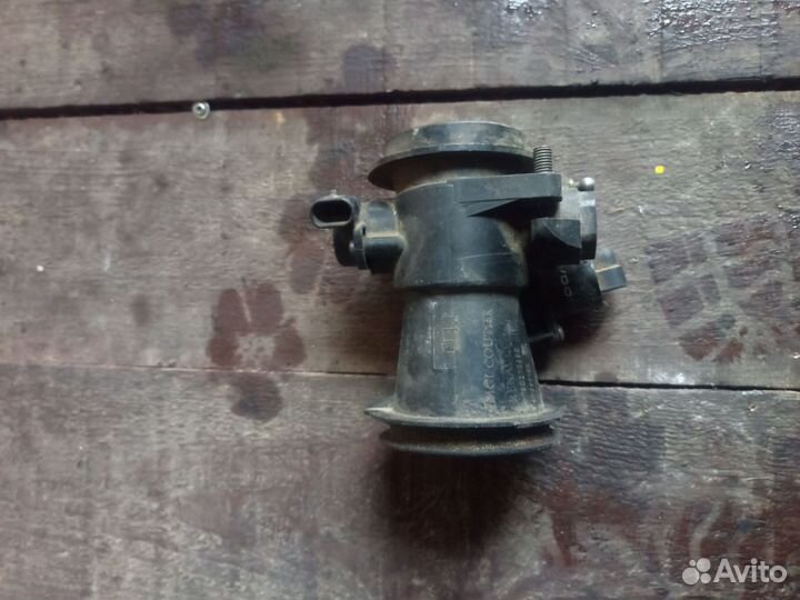 Дроссельная заслонка Renault Logan седан 1.4