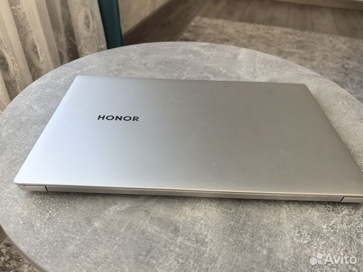 Honor Magic book Pro