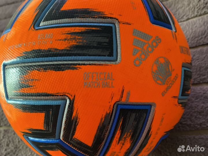 Футбольный мяч adidas official euro 2020