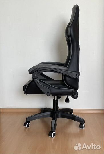 Игровое компьютерное кресло