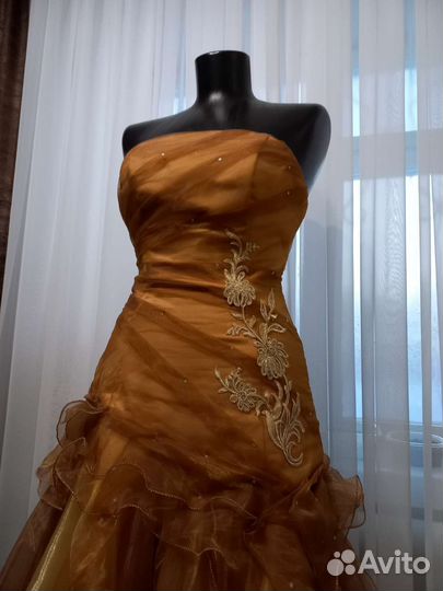 Вечернее платье