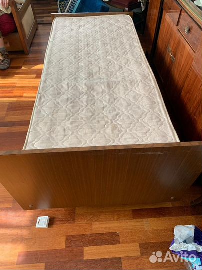 Кровать пружинная
