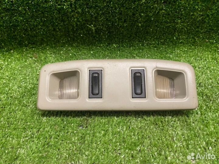 Плафон подсветки салона Mitsubishi Carisma 1999