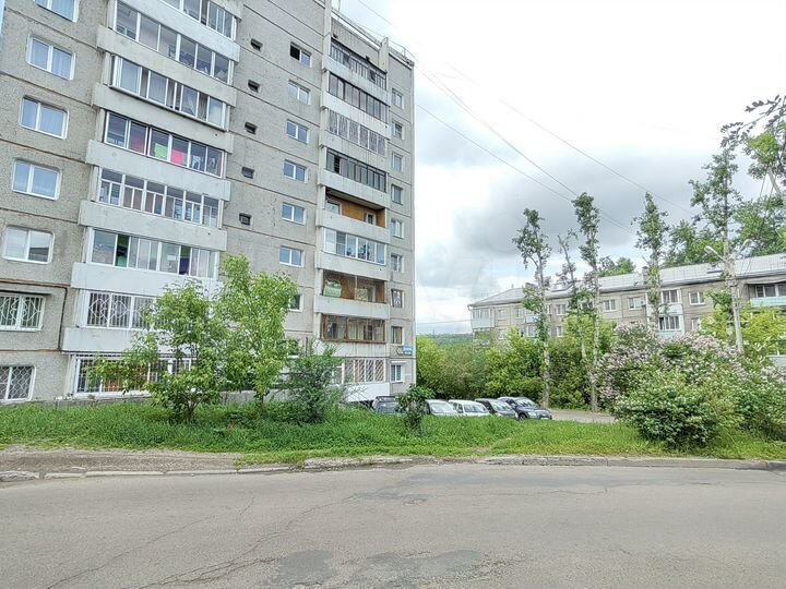 4-к. квартира, 74 м², 1/9 эт.