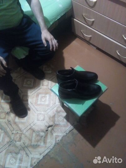 Продам ботинки
