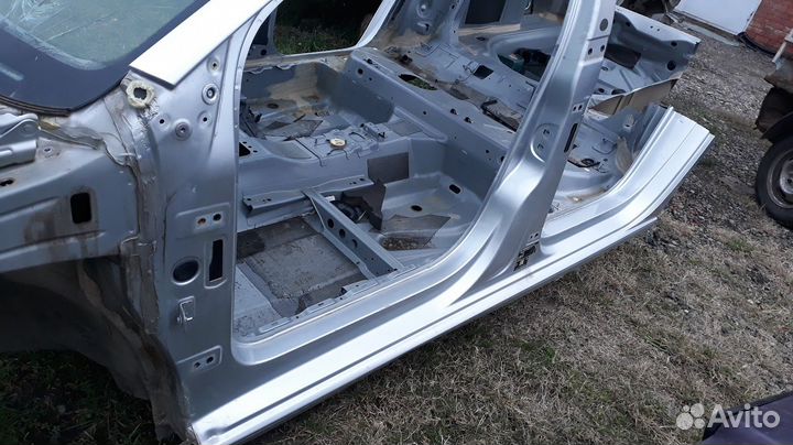 Порог левый Volkswagen Polo 5 2017