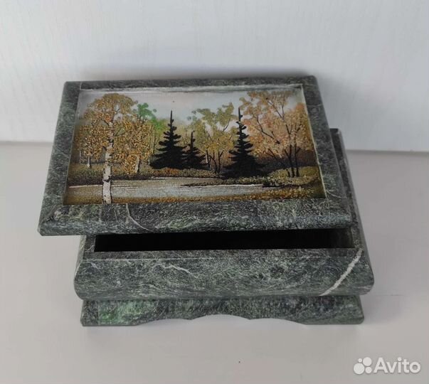 Шкатулка, камень