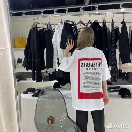 Футболка vetements