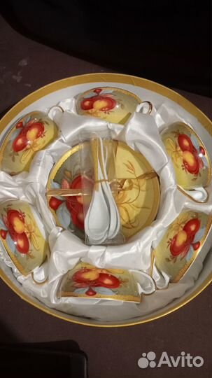 Чашки чайные с блюдцем и ложками фарфоровые