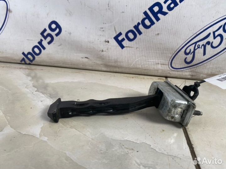 Ограничитель двери передний левый Ford Focus 3 CB8