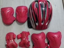 Шлем и комплект защиты, для роликов или велосипеда