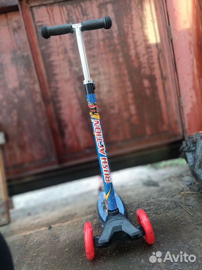 Б/у самокат для детей в хорошем состоянии