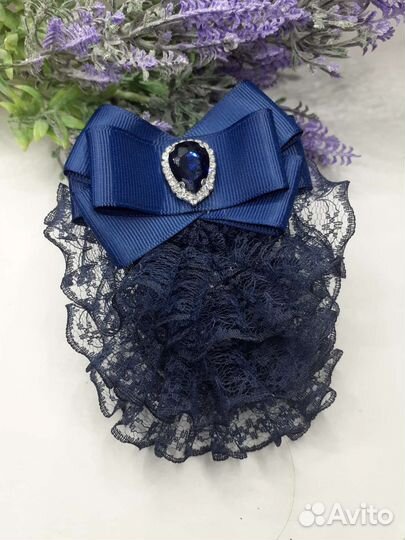 Нарядный галстук-брошь