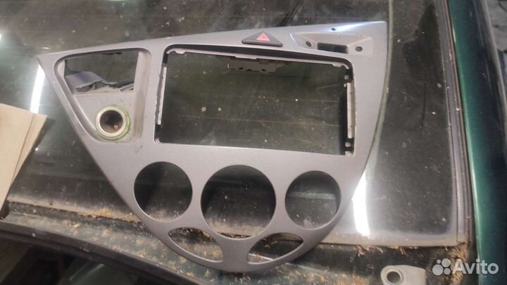 Рамка магнитолы ford focus 1