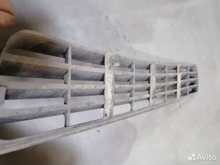 Решетка (заглушка) в бампер Audi 80 B3 1986-1991