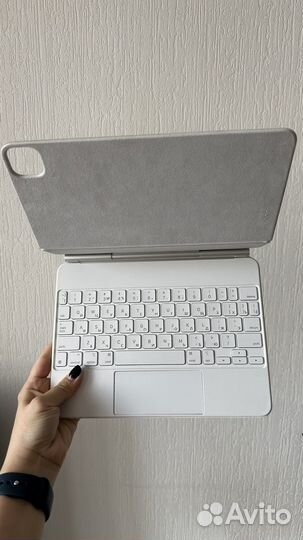 Чехол-клавиатура Apple Magic Keyboard белый