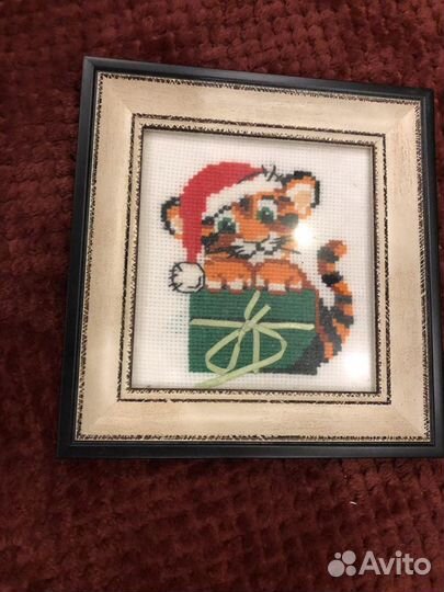 Вышивка в рамке