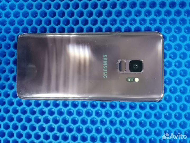 Samsung Galaxy S9, 4/64 ГБ