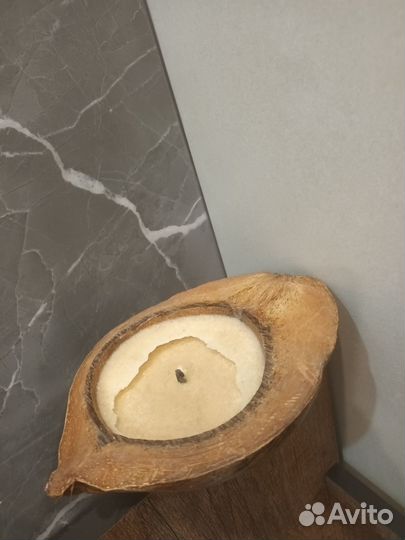 Свеча в кокосе