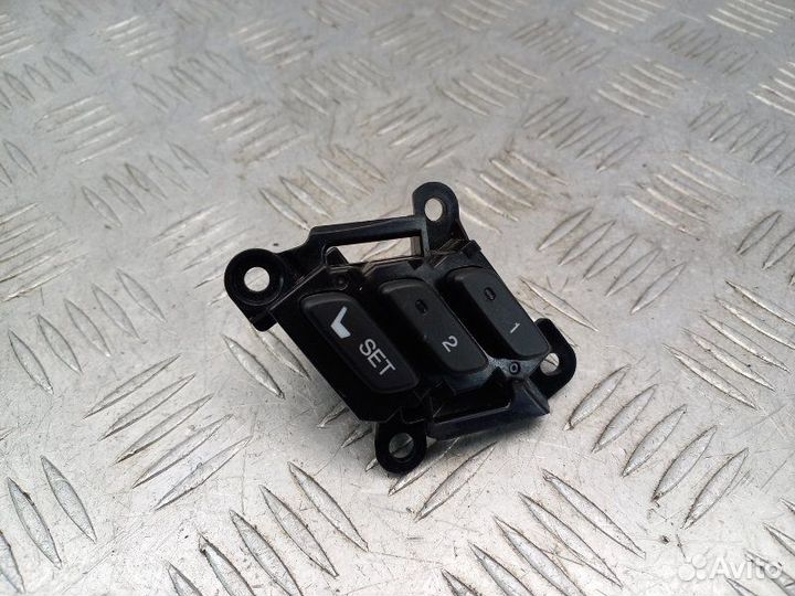 Кнопка памяти сидений Honda Crosstour