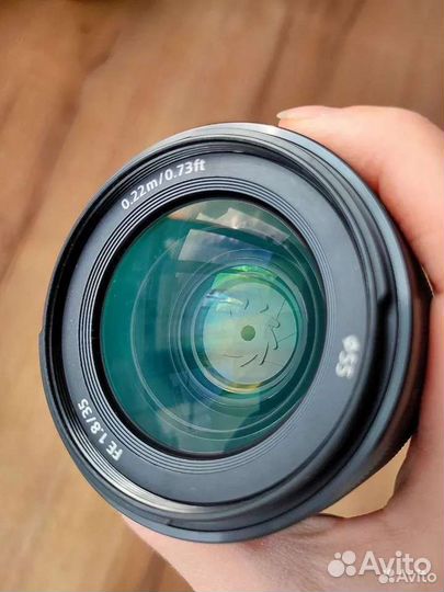 Объектив Sony FE 35 mm f/1.8 (SEL35F18F)