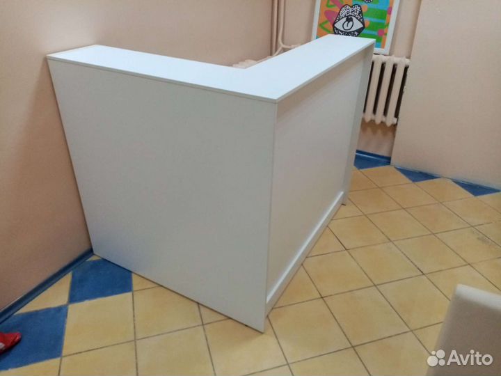 Стойка ресепшн угловая, новая