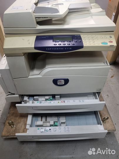 Копировальный центр Xerox C118