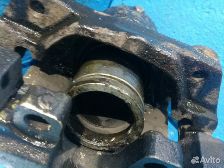 Суппорт передний правый Bmw 5-Series E39