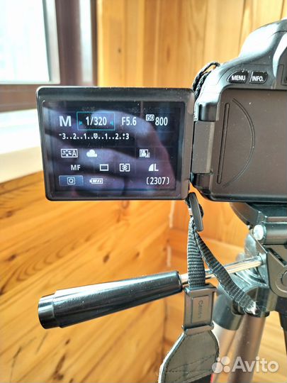 Зеркальный фотоаппарат Canon EOS 600D